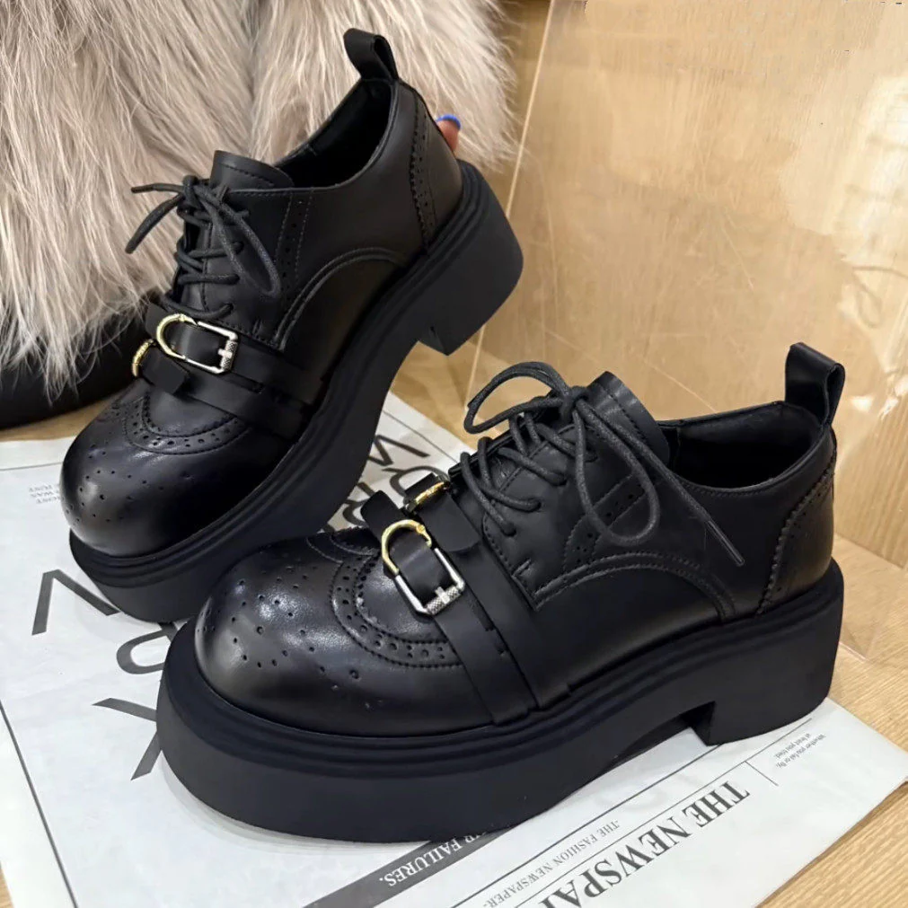 Damen Modische Schnürschuhe mit perforiertem Design und robustem Plateau-Heel Heidi Mode - Image 6