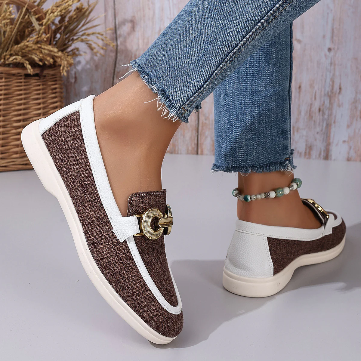 Damen modische Slipper mit elegantem Goldverzierungsdetail Heidi Mode - Image 4