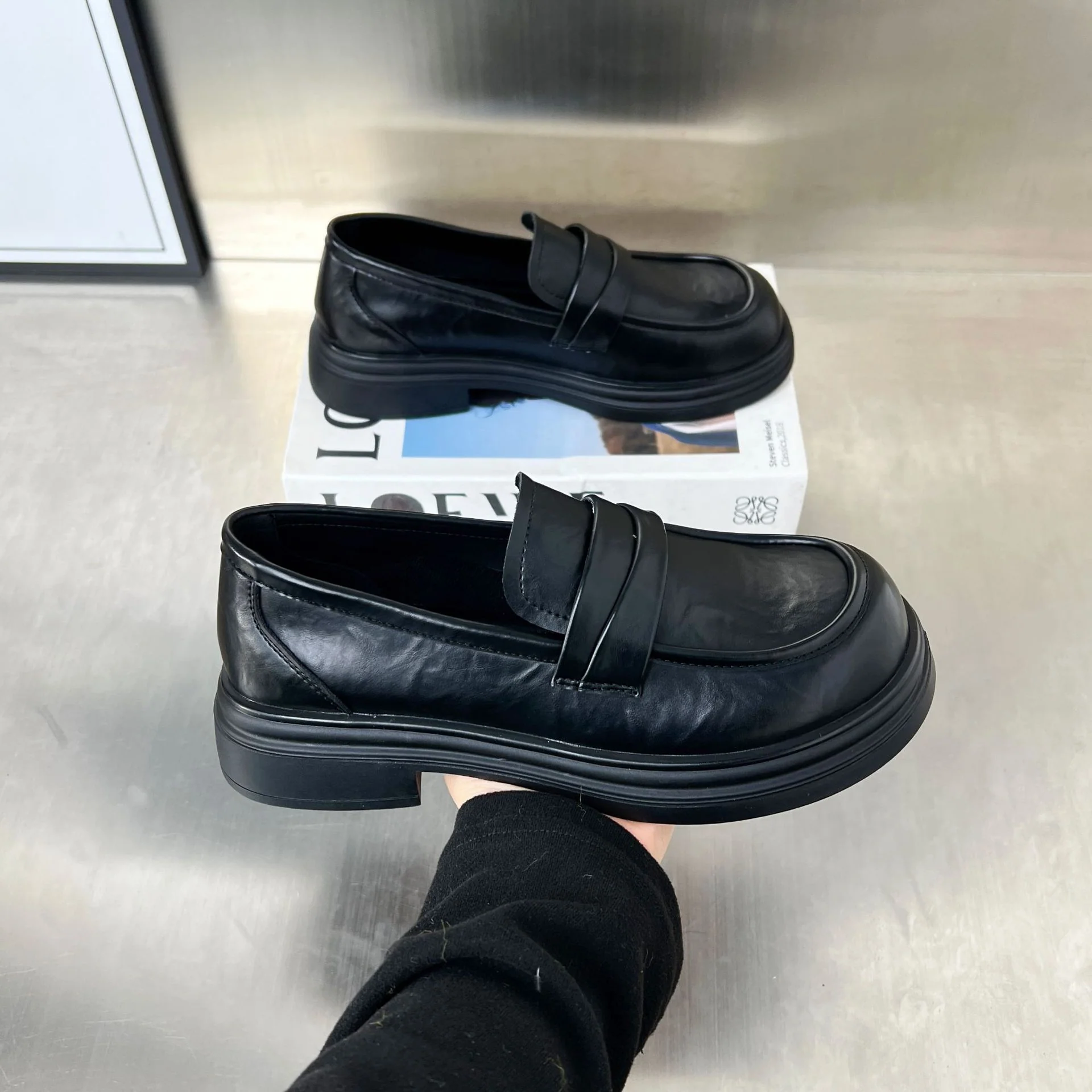 Damen Modische Slipper mit komfortablem Fußbett und edler Verzierungsnaht Heidi Mode - Image 2