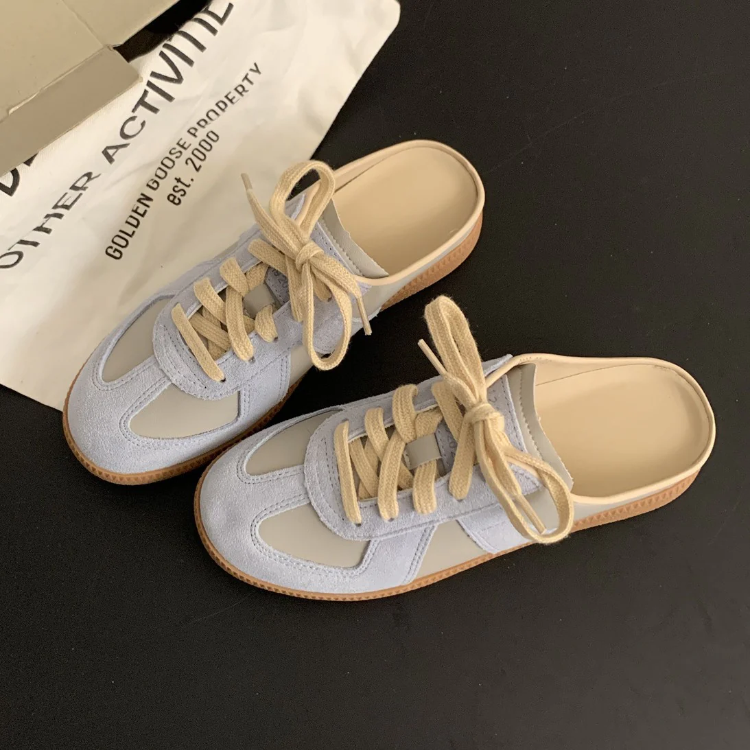 Damen modische Slipper mit sportlichem Design und atmungsaktivem Obermaterial Heidi Mode - Image 3
