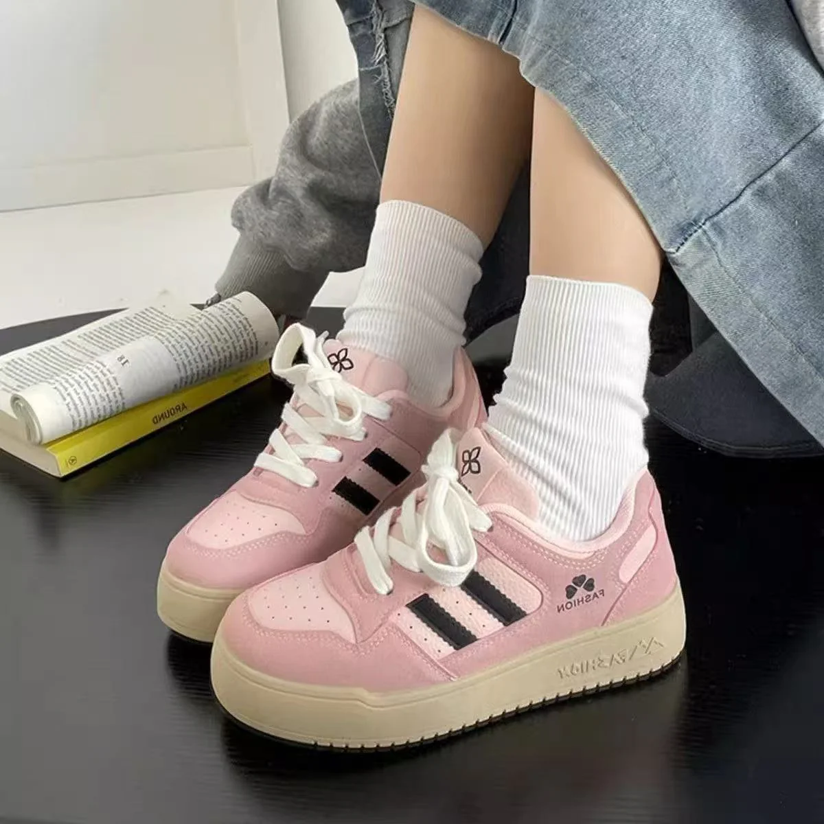 Damen Modische Sneaker im Retro-Style mit hochwertiger Sohle Heidi Mode - Image 4