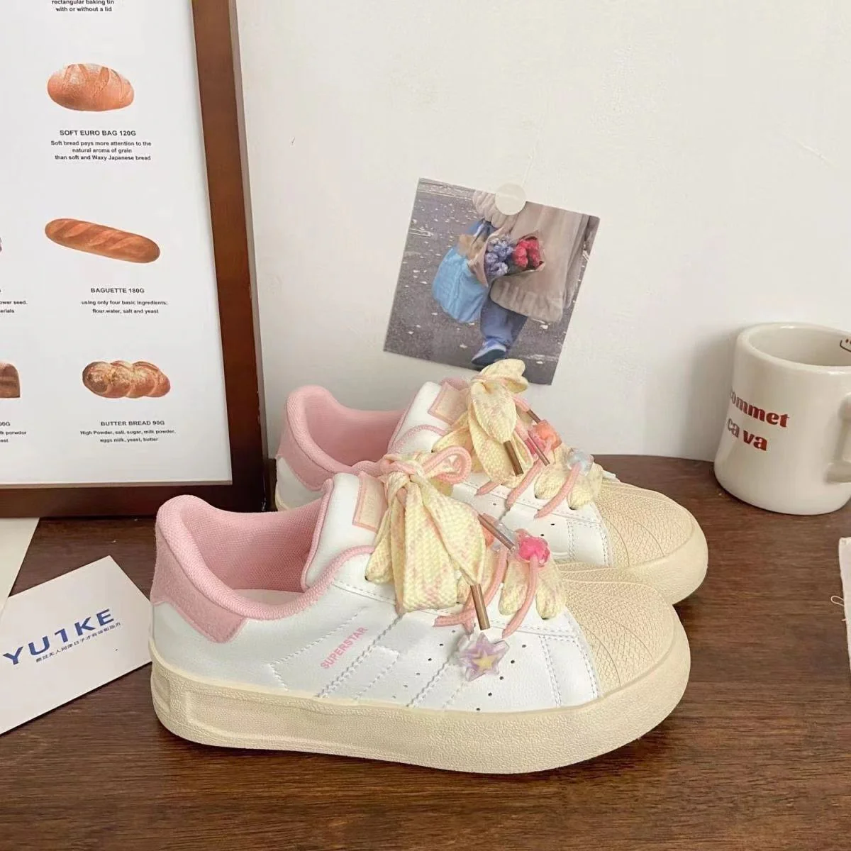 Damen modische Sneaker mit floralem Dekor und dämpfendem Sohlenprofil Heidi Mode - Image 4