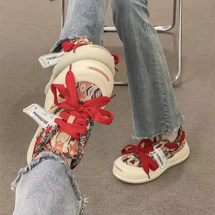 Damen modische Sneaker mit gefransten Details und auffälligem Schnürsystem Heidi Mode - Image 3