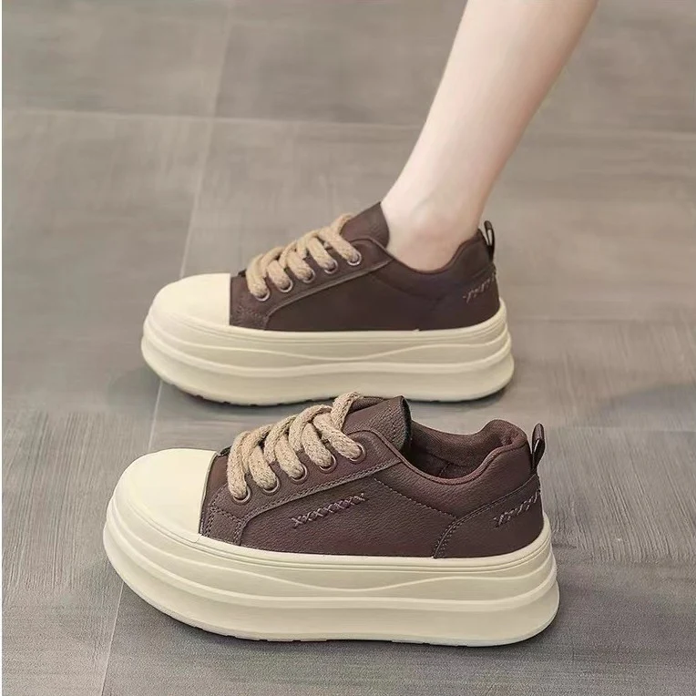 Damen modische Sneaker mit kontrastierender Sohle und elastischem Schnürsystem Heidi Mode - Image 4
