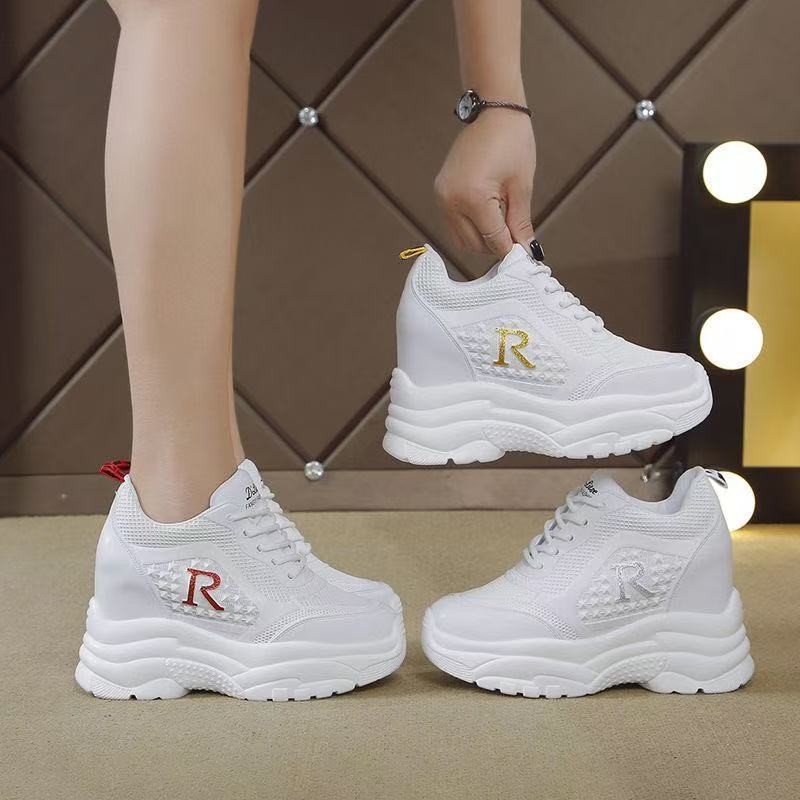 Damen modische Sneaker mit luftigen Netzdetails und rutschfester Sohle Heidi Mode - Image 4