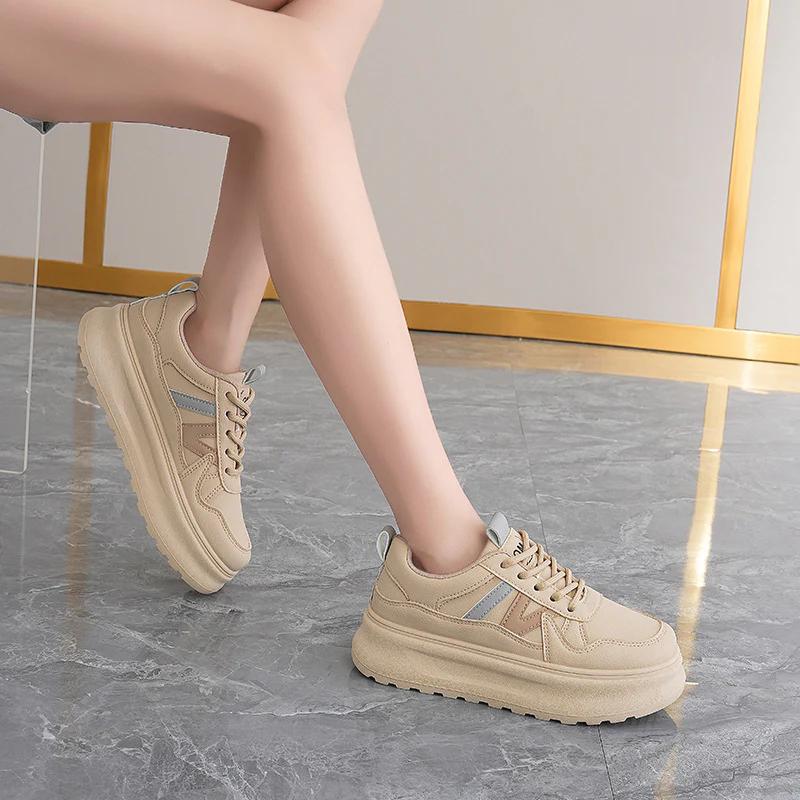 Damen modische Sneaker mit plateauartiger Laufsohle und atmungsaktivem Obermaterial Heidi Mode - Image 4