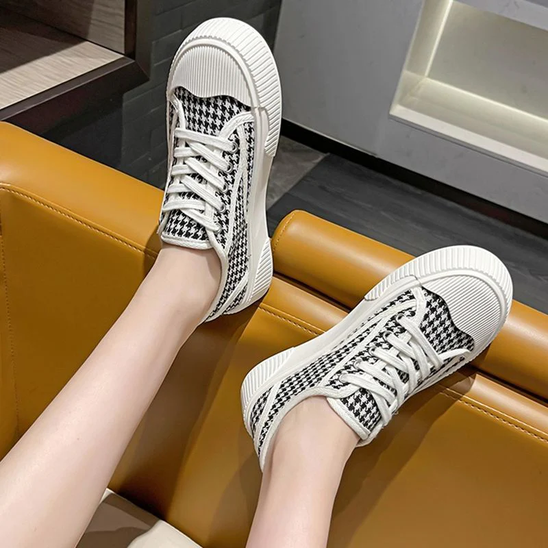 Damen Modische Sneaker mit sportlichem Design und verstärkter Sohle Heidi Mode - Image 4
