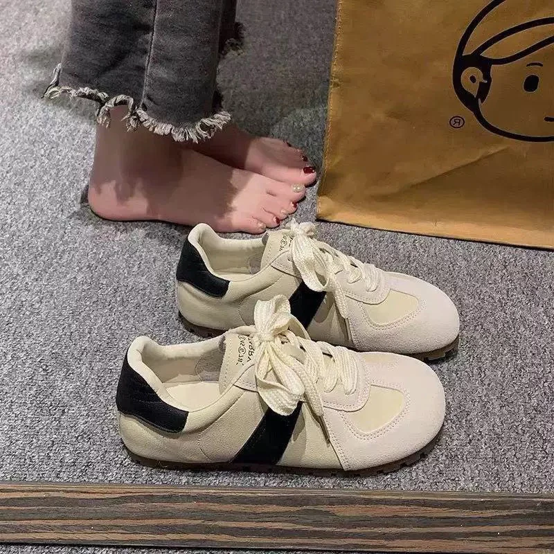 Damen Modische Sneaker mit strukturiertem Obermaterial und rutschfester Sohle Heidi Mode - Image 3