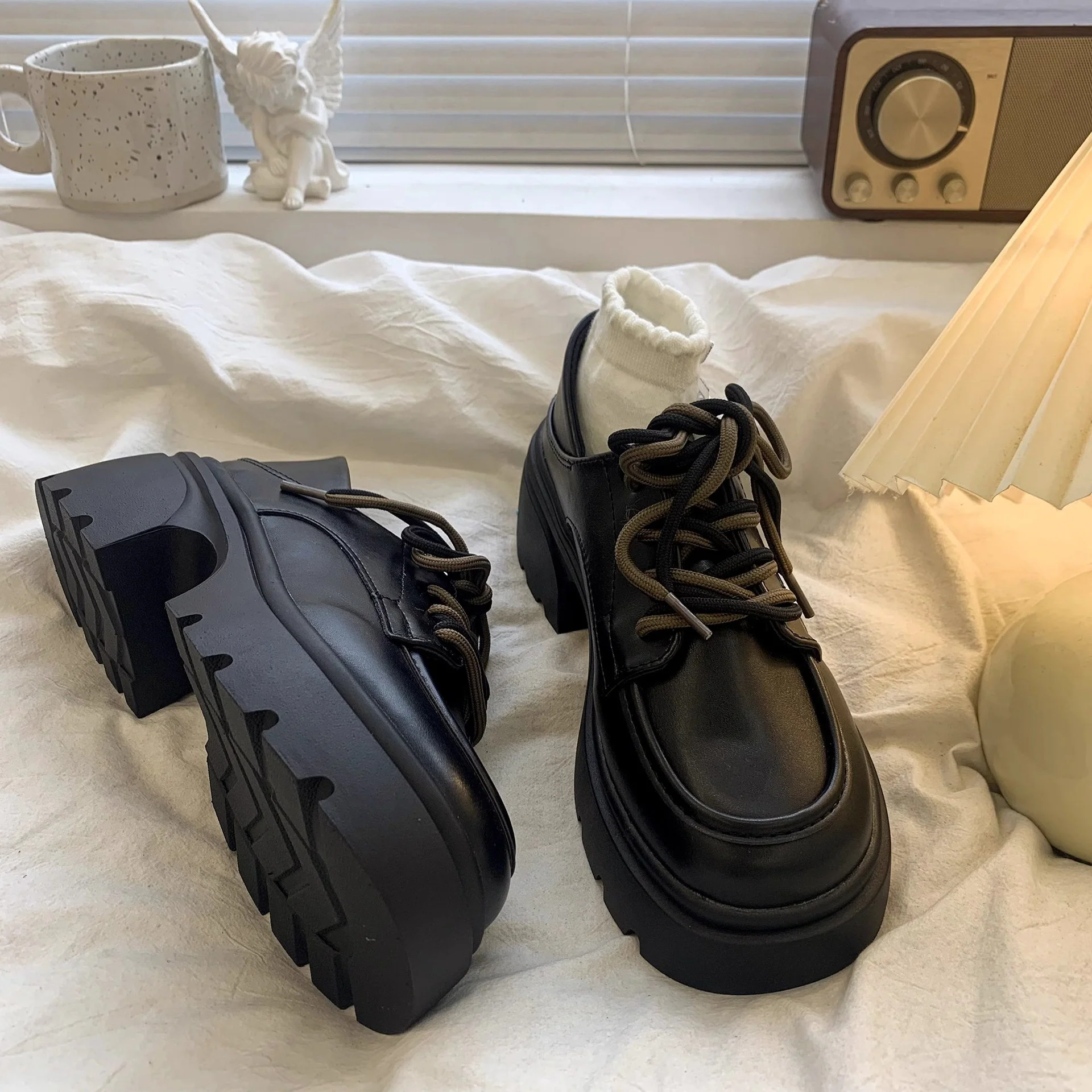 Damen Modische Sneakerboots mit hohem Kragen und robustem Sohlenprofil Heidi Mode - Image 4