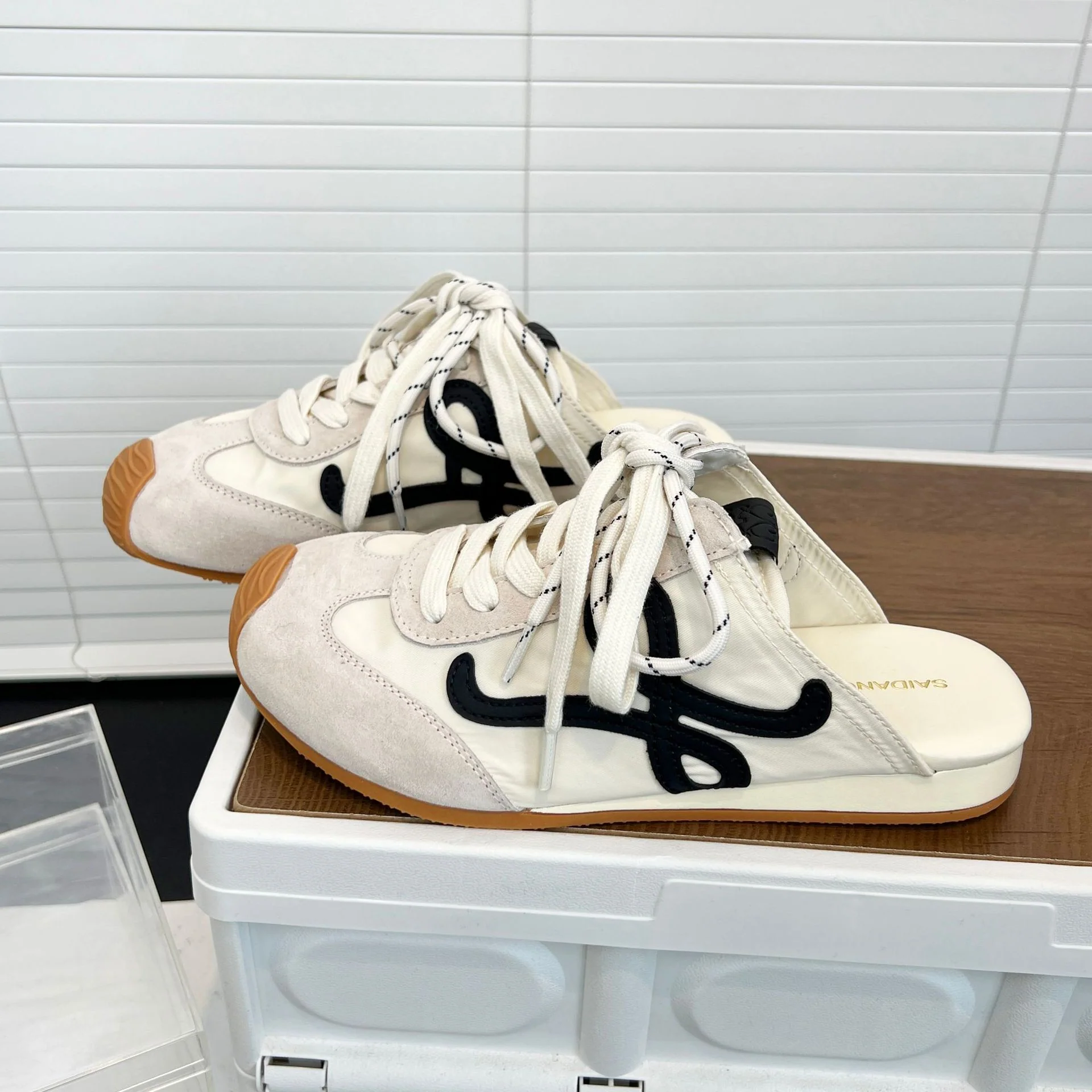 Damen Modische Sneakers mit atmungsaktiver Konstruktion und rutschfester Sohle Heidi Mode - Image 10