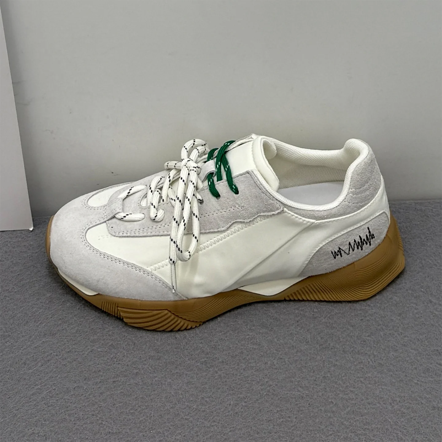 Damen modische Sneakers mit atmungsaktiver Mesh-Oberfläche und trendigem Design Heidi Mode - Image 8