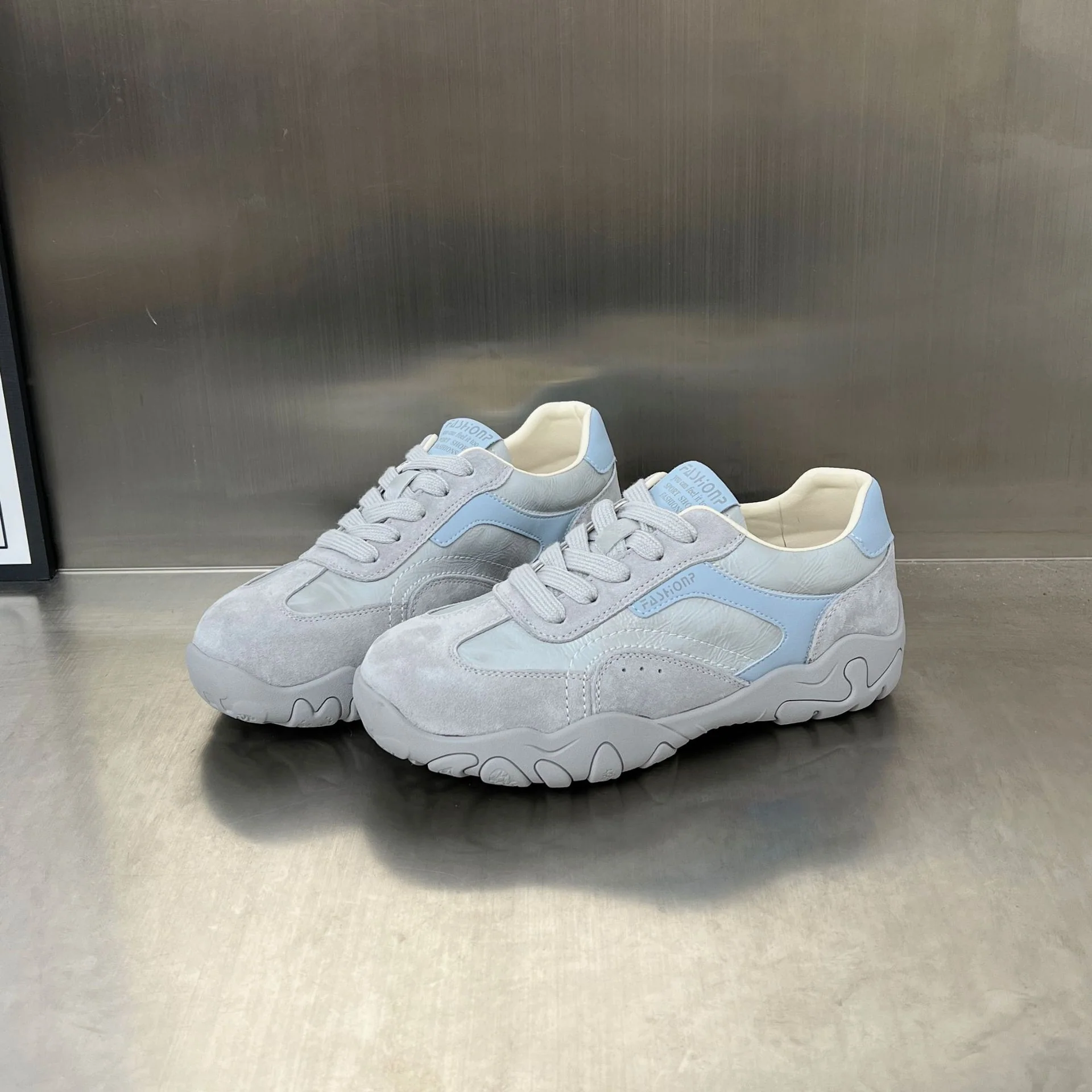 Damen modische Sneakers mit atmungsaktiver Obermaterialkombination und stabiler Laufsohle Heidi Mode - Image 2