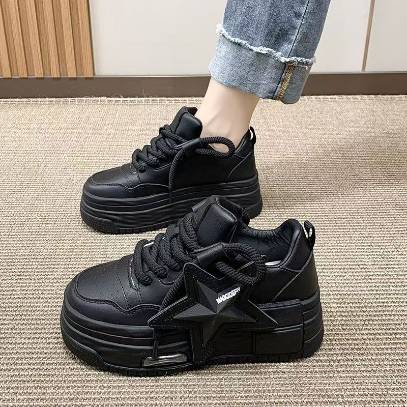 Damen modische Sneakers mit auffälliger Sternenapplikation und komfortabler Dämpfung Heidi Mode
