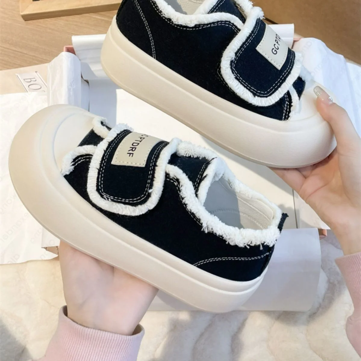 Damen modische Sneakers mit bequemem Klettverschluss und schaumstoffgepolsterter Sohle Heidi Mode - Image 3