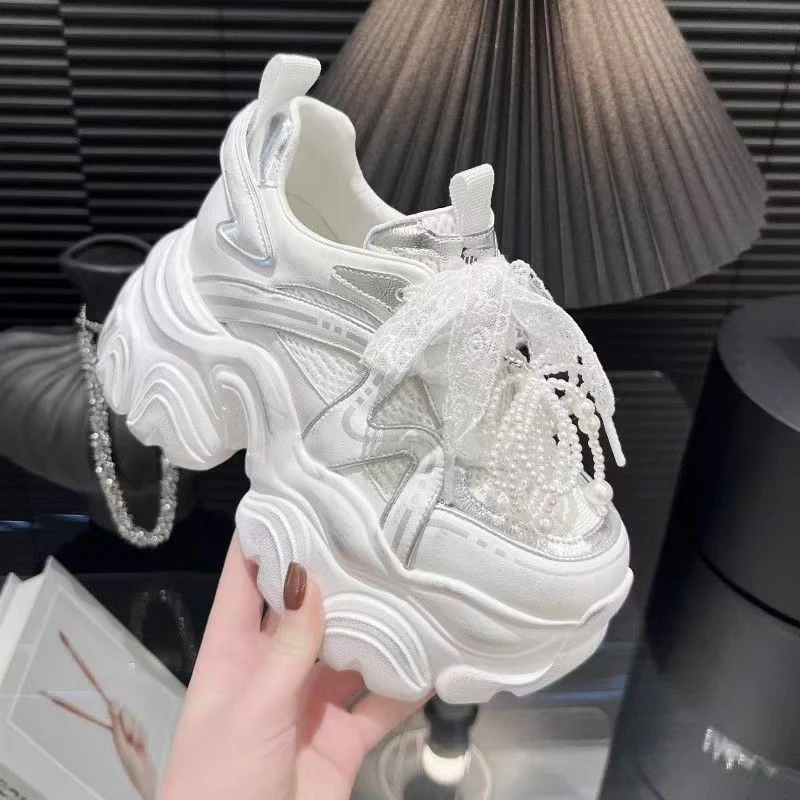 Damen modische Sneakers mit dekorativen Perlen und luftiger Mesh-Oberfläche Heidi Mode