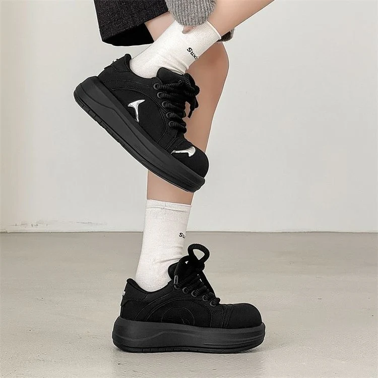 Damen Modische Sneakers mit dicker Sohle und dekorativen Applikationen Heidi Mode - Image 4