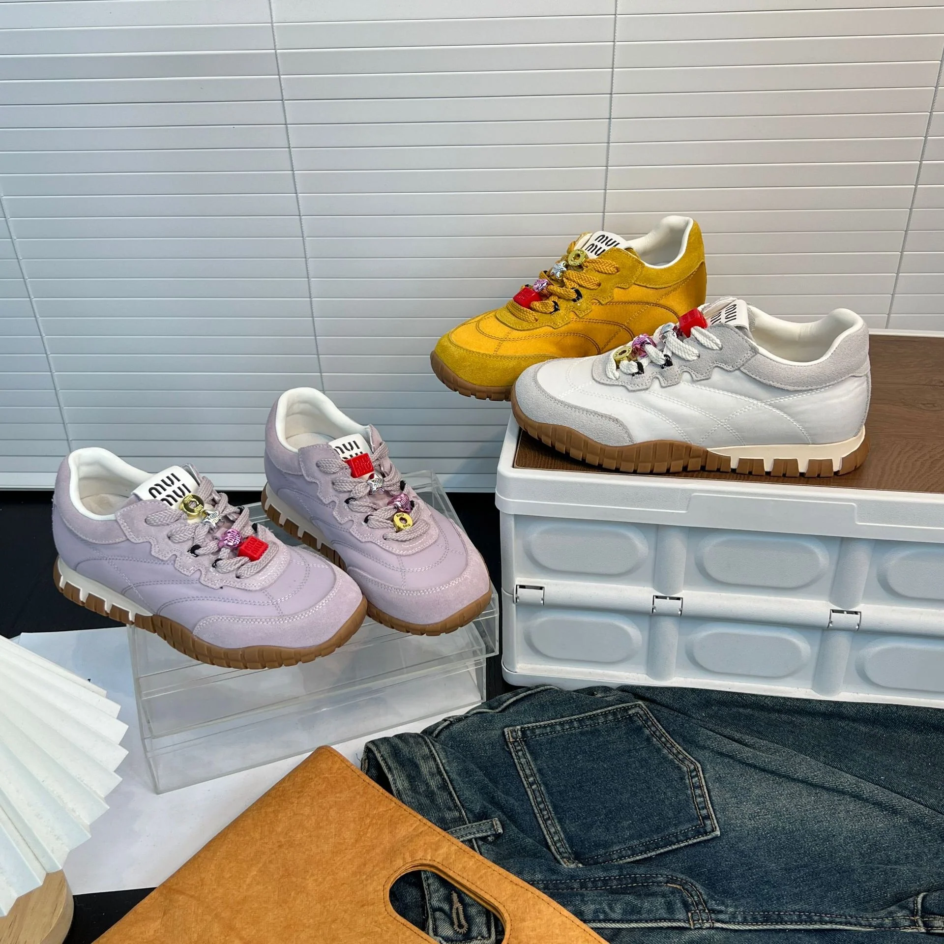 Damen modische Sneakers mit einzigartigem Schnürsystem und bequemem Fußbett Heidi Mode - Image 4