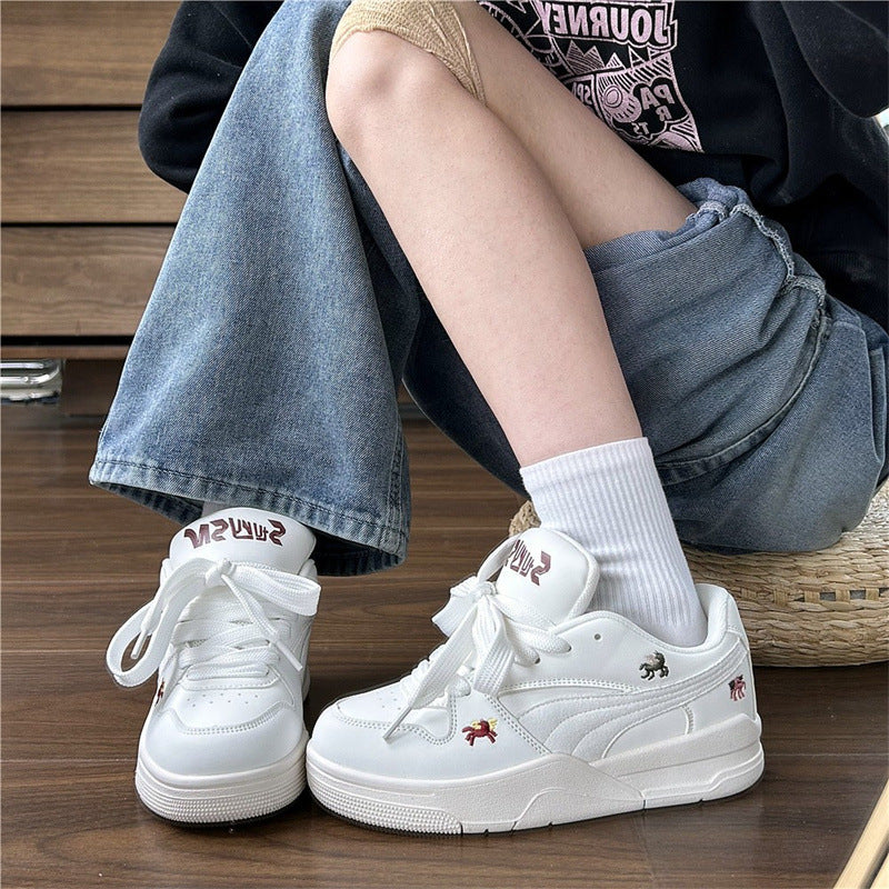 Damen modische Sneakers mit einzigartigen Stickereien und gepolsterter Sohle Heidi Mode - Image 2