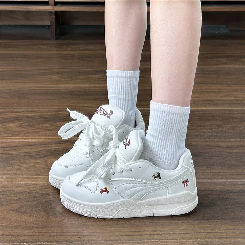 Damen modische Sneakers mit einzigartigen Stickereien und gepolsterter Sohle Heidi Mode - Image 3