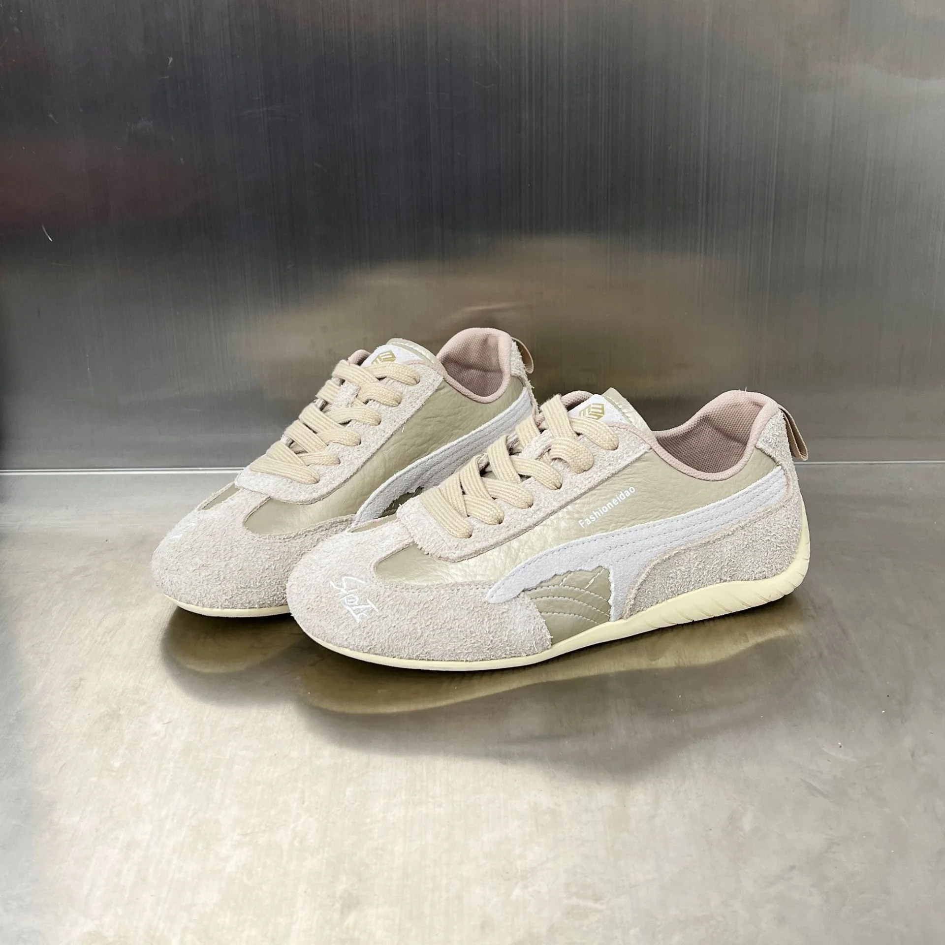 Damen Modische Sneakers mit elegantem Obermaterial und rutschfester Sohle Heidi Mode - Image 2