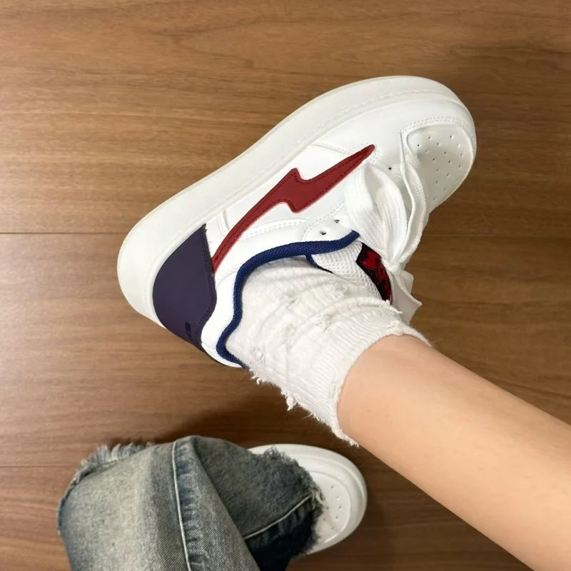 Damen modische Sneakers mit ergonomischer Sohle und farblichen Akzenten Heidi Mode - Image 2
