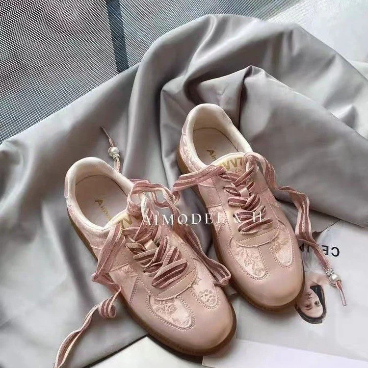 Damen Modische Sneakers mit floralem Design und dekorativen Schnürsenkeln Heidi Mode - Image 4