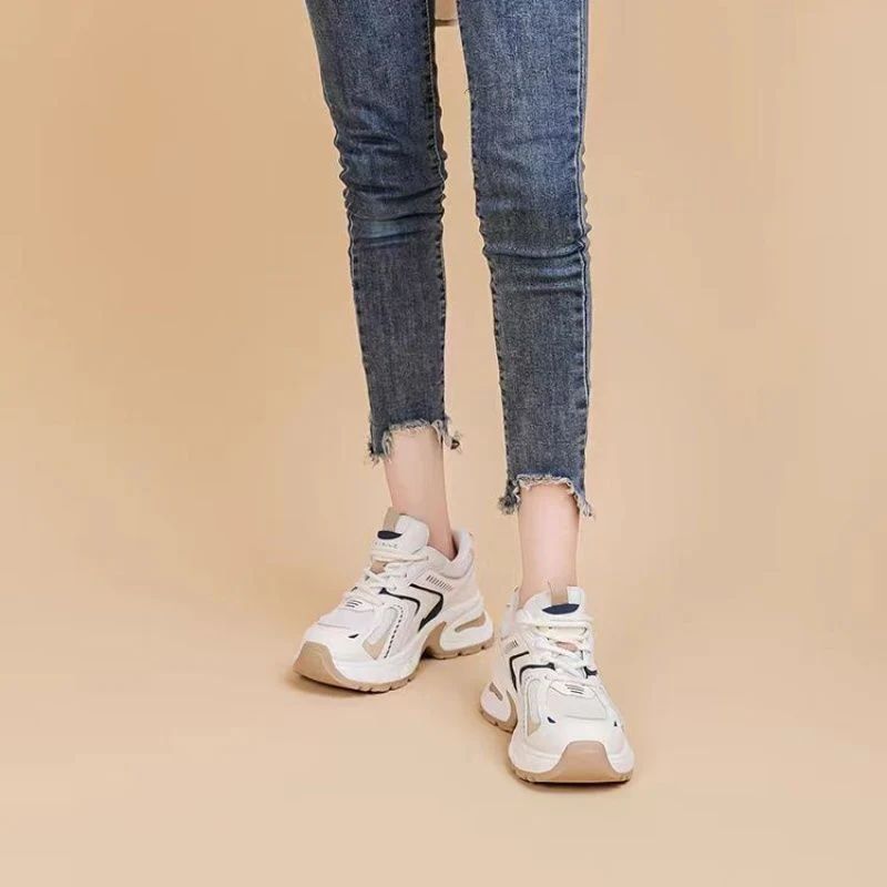 Damen modische Sneakers mit reflektierendem Obermaterial und innovativer Dämpfung Heidi Mode - Image 3