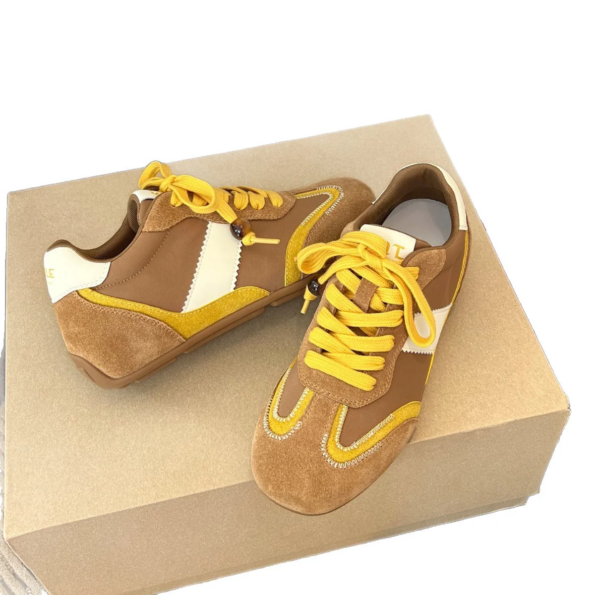 Damen modische Sneakers mit samtweichem Obermaterial und einzigartigem Design Heidi Mode - Image 5