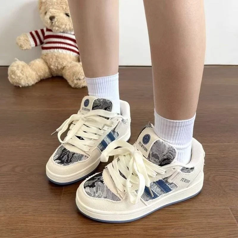 Damen modische Sneakers mit strukturiertem Obermaterial und dichter Dämpfung Heidi Mode - Image 7