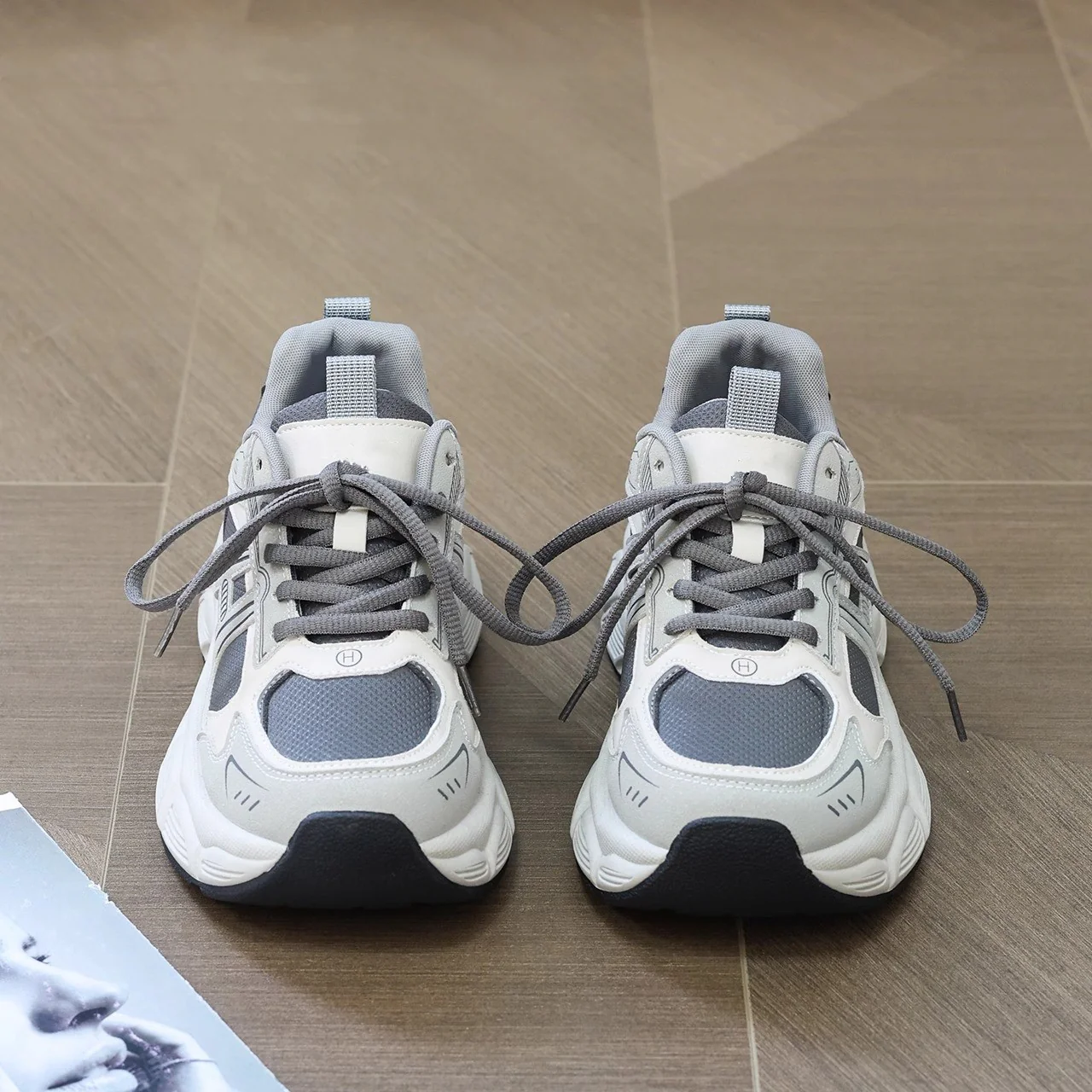 Damen Modische Sport-Sneaker mit innovativer Dämpfung und atmungsaktivem Obermaterial Heidi Mode - Image 3