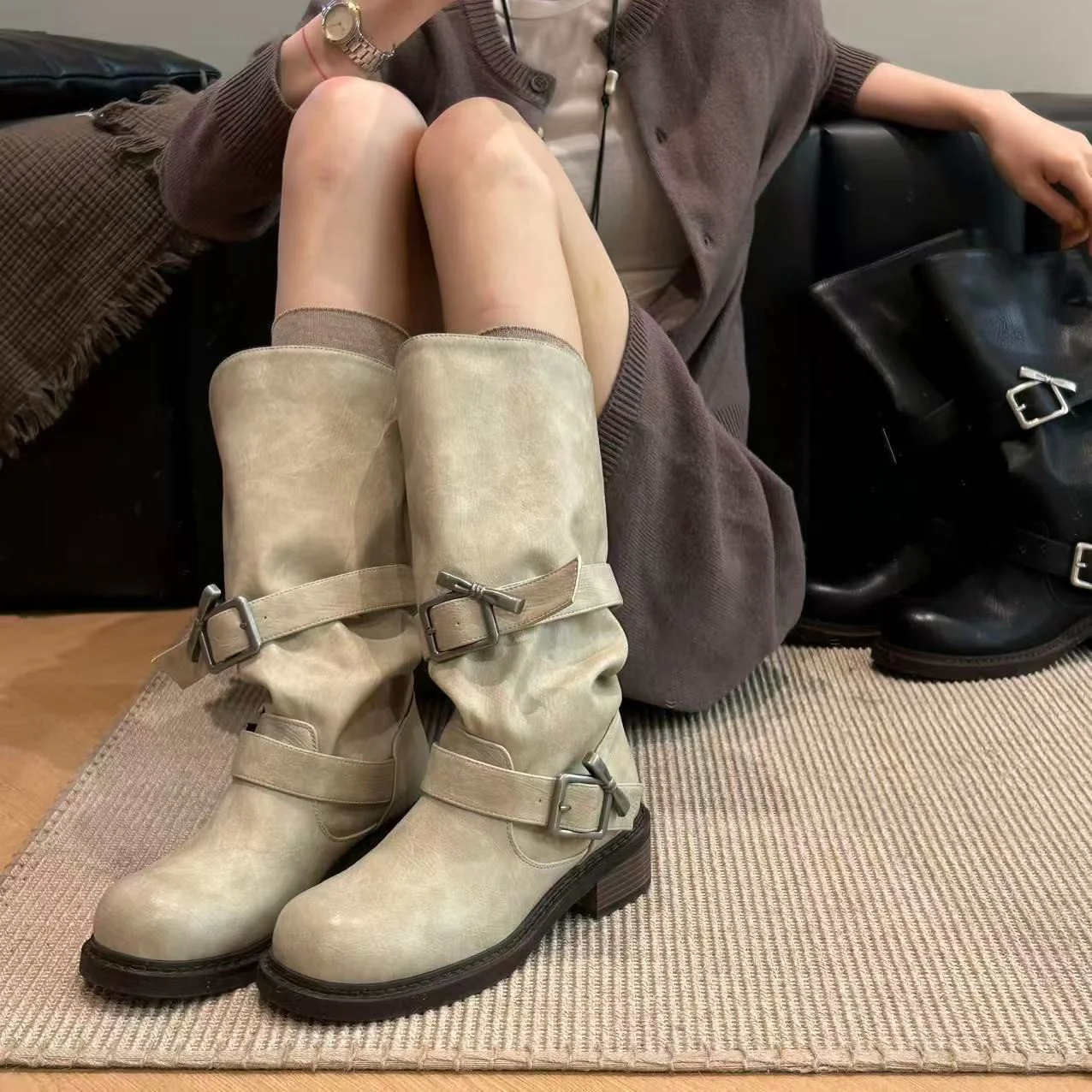 Damen modische Stiefel mit verstellbaren Riemen und komfortablem Blockabsatz Heidi Mode - Image 7
