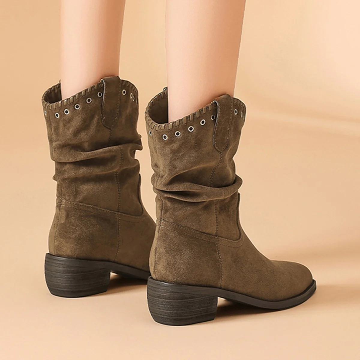 Damen modische Stiefeletten im Antik-Look mit dekorativen Nieten und flexiblem Schaft Heidi Mode - Image 4