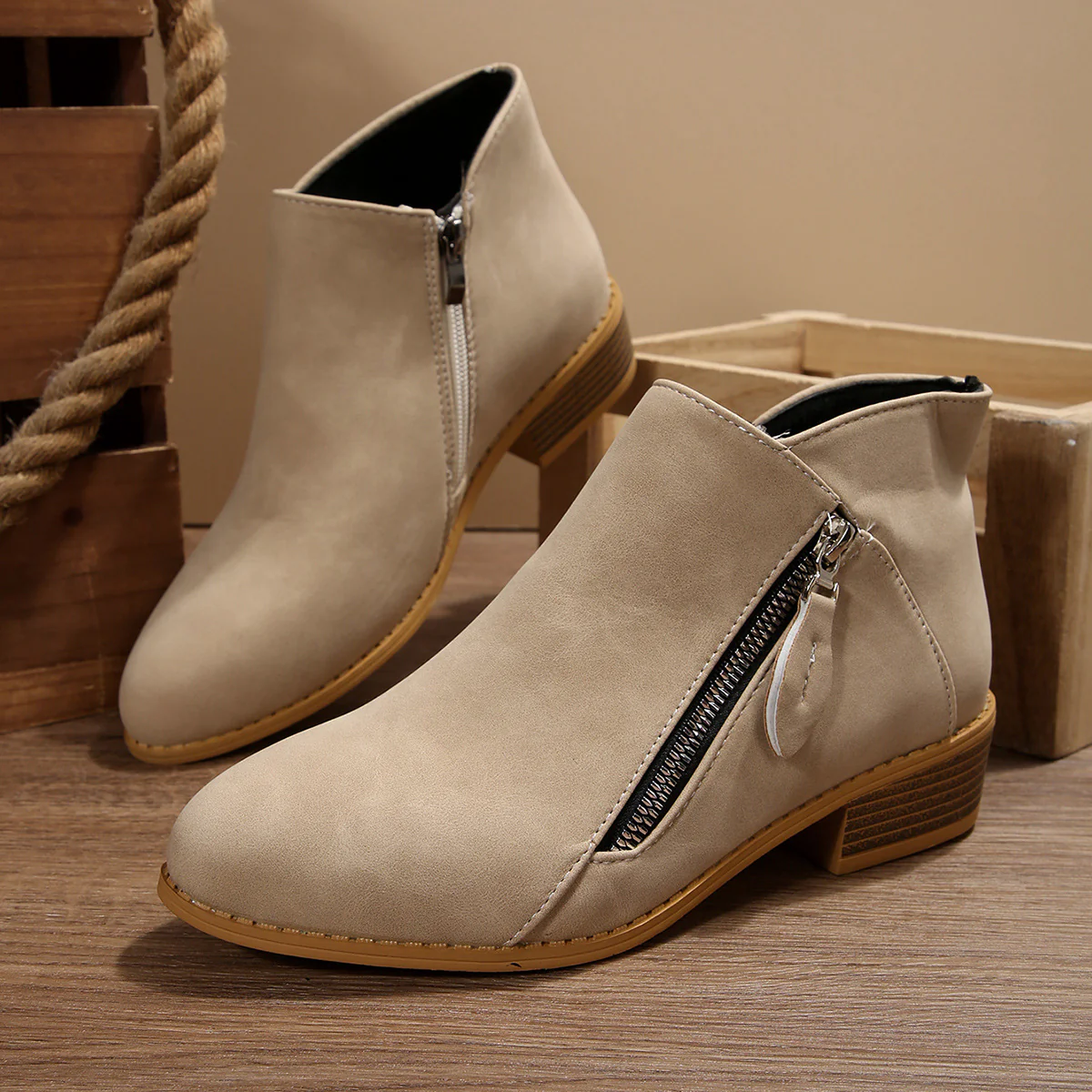 Damen modische Stiefeletten mit seitlichem Reißverschluss und bequemem Blockabsatz Heidi Mode - Image 12