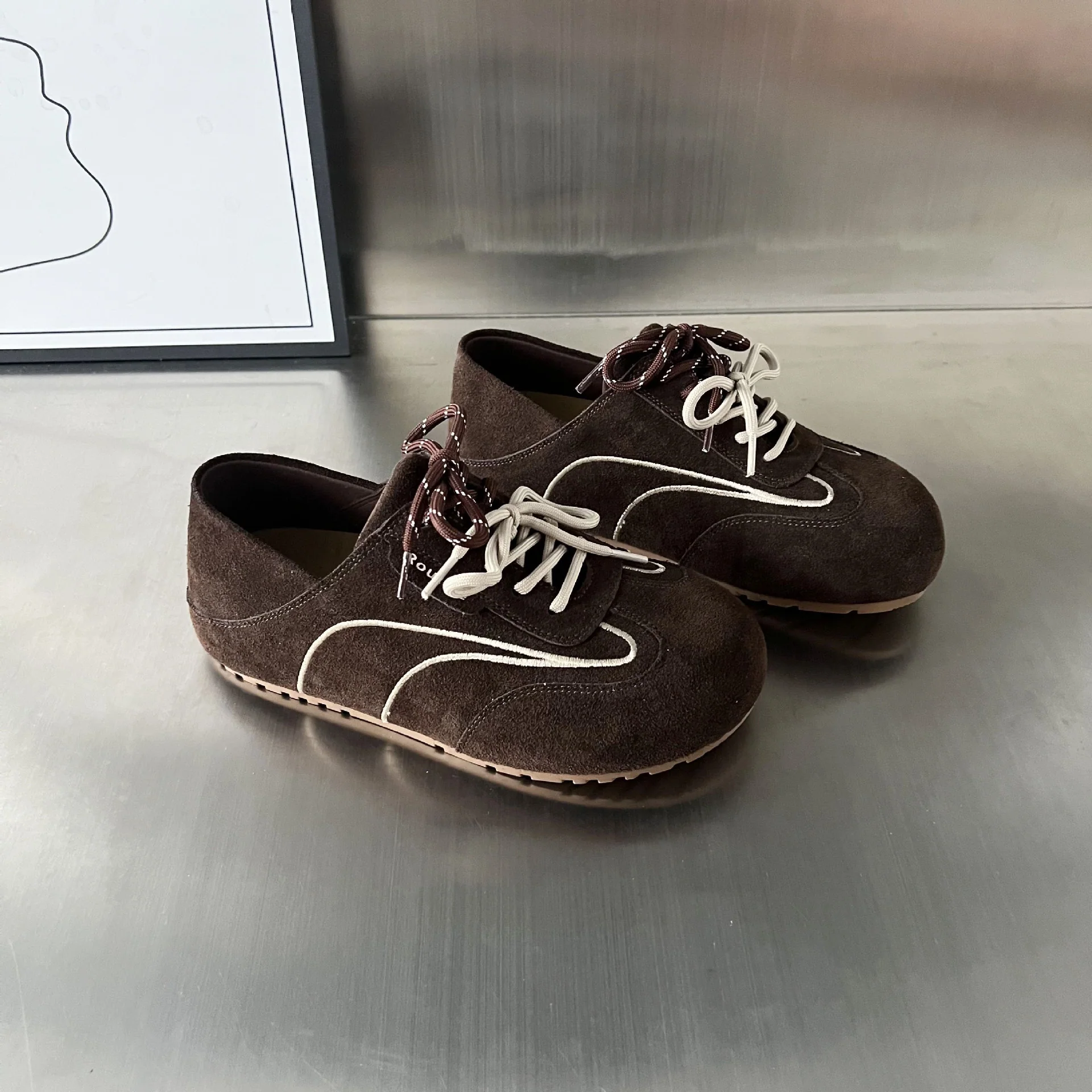 Damen modische Wildleder-Sneaker mit stilvollem Design und innovativem Schnürsystem Heidi Mode - Image 5