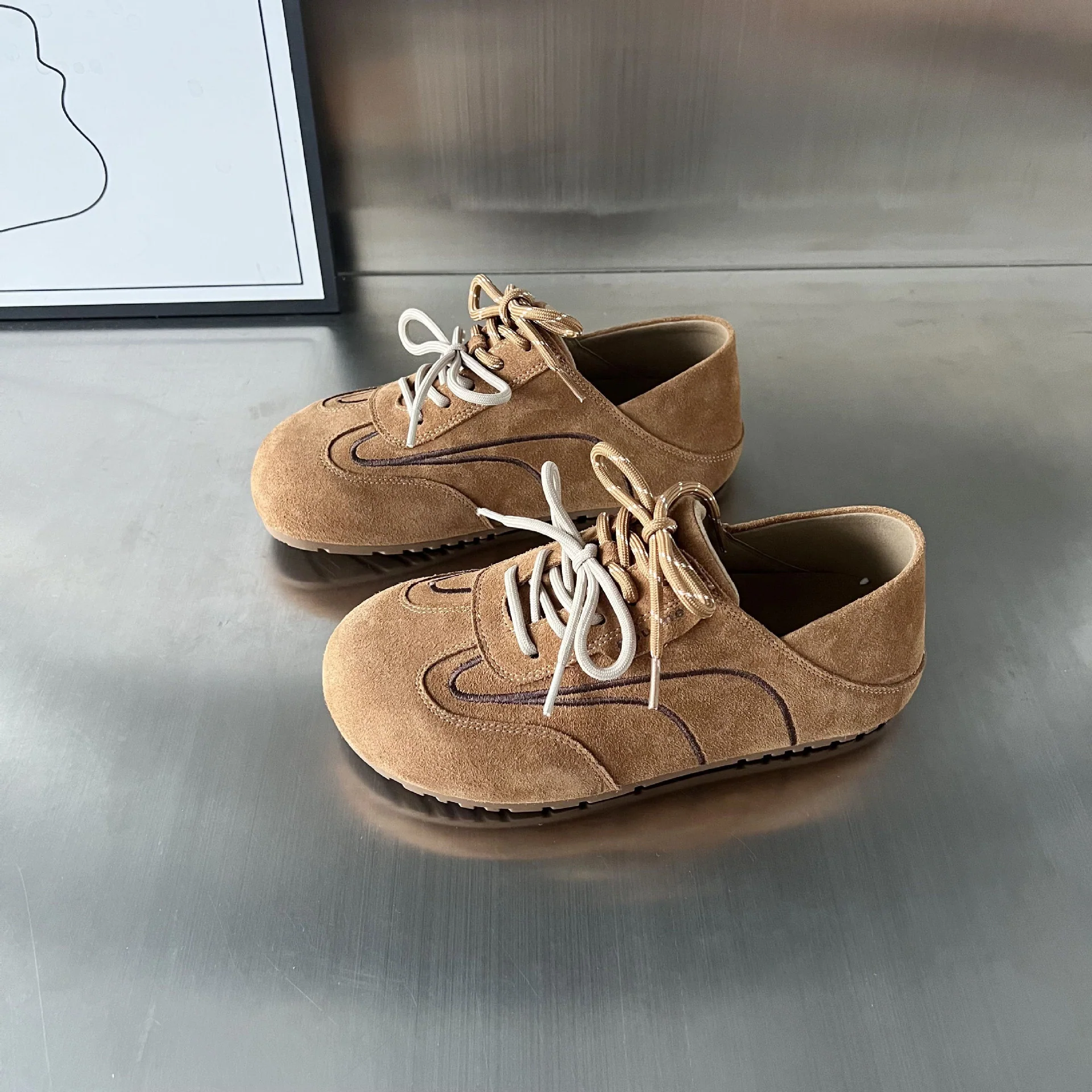 Damen modische Wildleder-Sneaker mit stilvollem Design und innovativem Schnürsystem Heidi Mode - Image 6