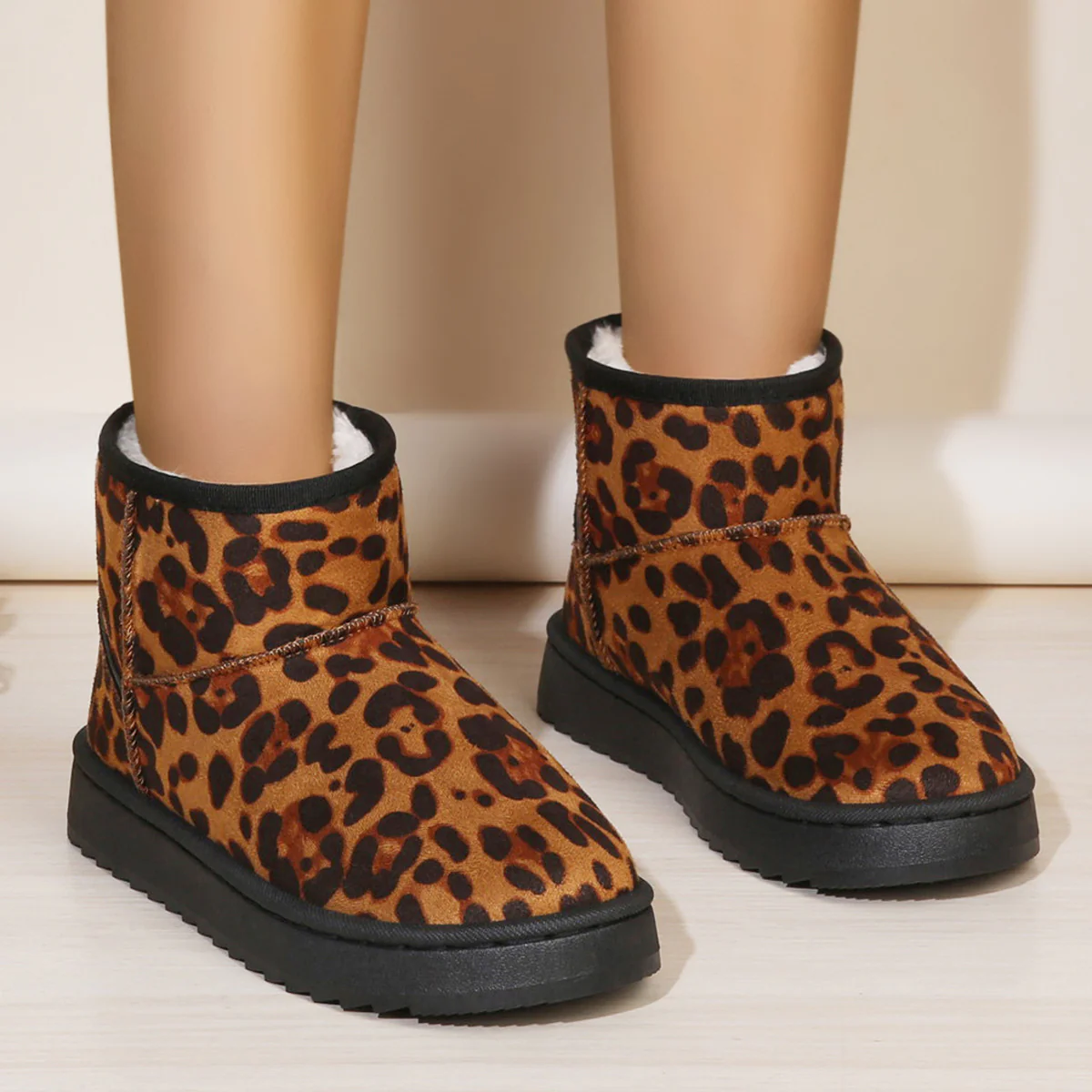 Damen Modische Winterboots mit weichem Innenfutter und Leo-Muster Heidi Mode - Image 2