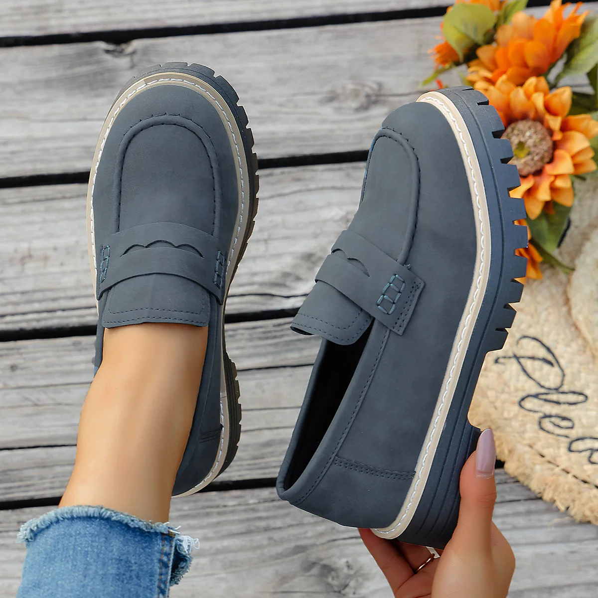 Damen Mokassin-Slipper mit rutschfester Profilsohle und modischer Lederoberfläche Heidi Mode - Image 12