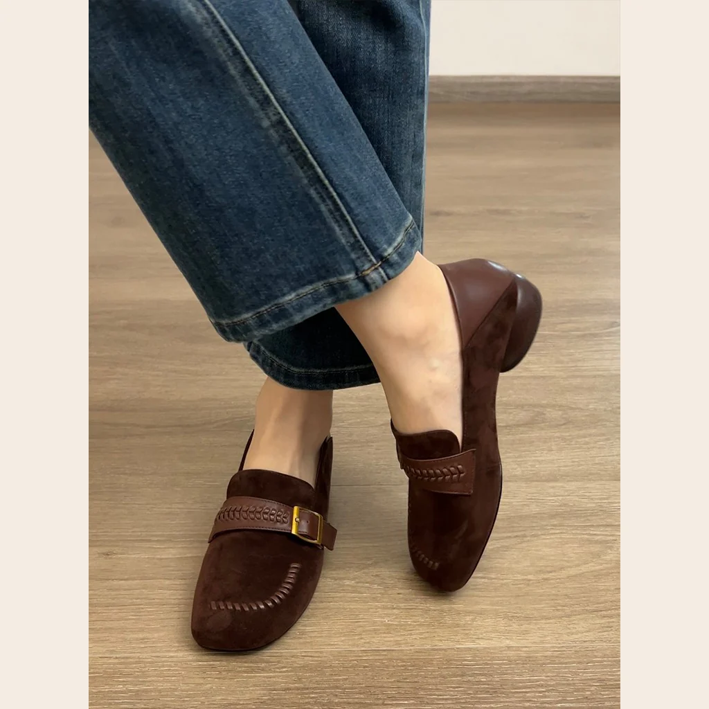Damen Mokassins aus hochwertigem Wildleder mit dekorativer Schnalle und feinen Details Heidi Mode - Image 3