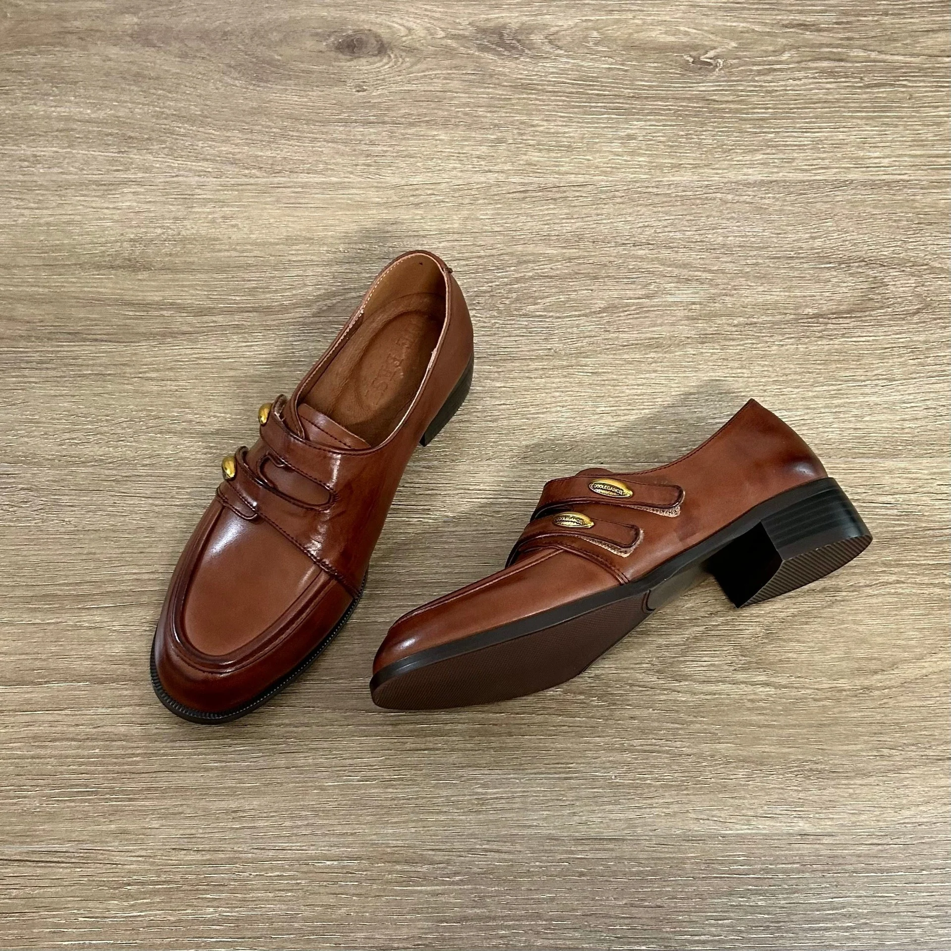 Damen Mokassins mit dekorativen Schnallen und elegantem Glanz Heidi Mode - Image 7