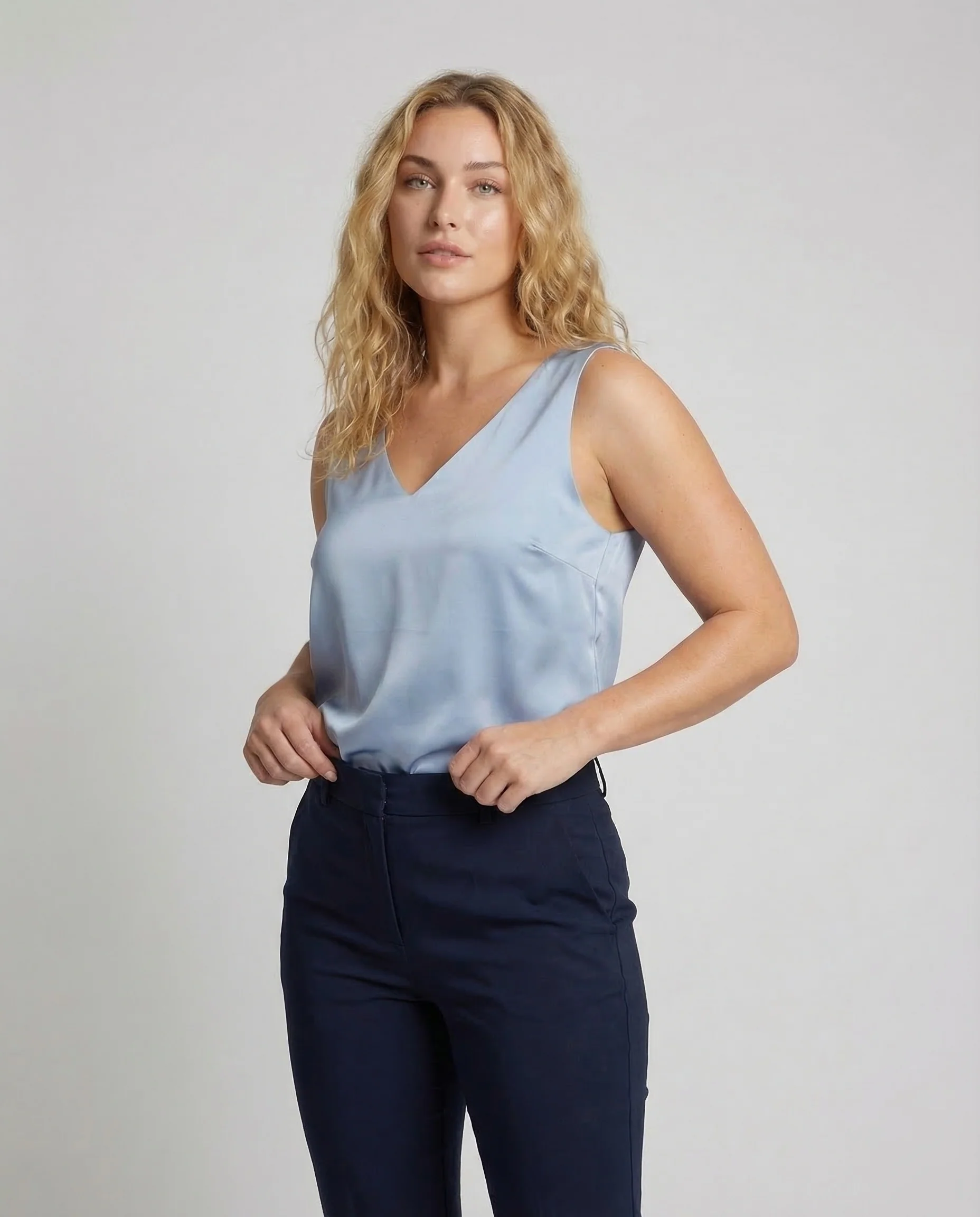 Damen Satin Camisole V Ausschnitt - Image 2