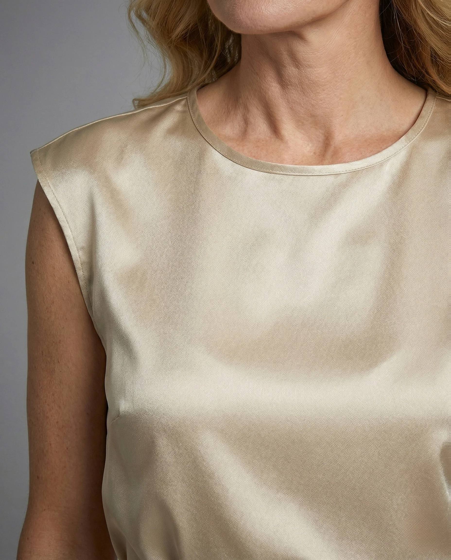 Ärmelloses Satin Top Damen Seidenoptik Asymmetrisch - Image 4
