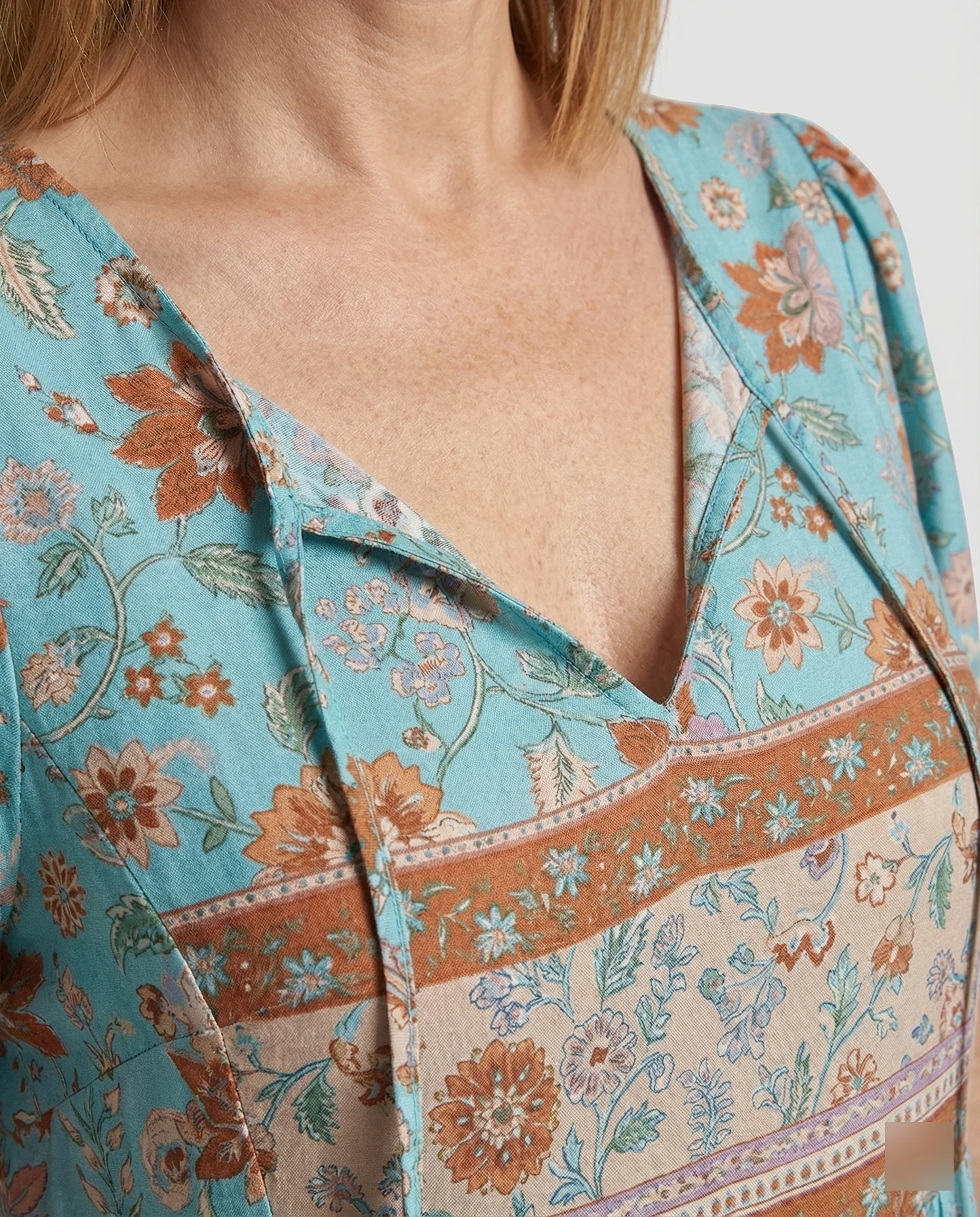 Damen Boho Freizeitkleid mit V-Ausschnitt - Image 3