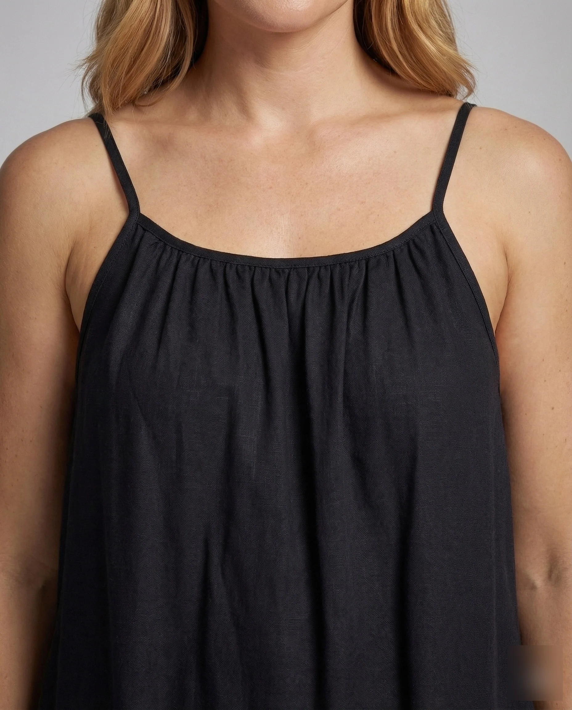Damen Plissee Maxikleid mit Schmalen Trägern - Image 3