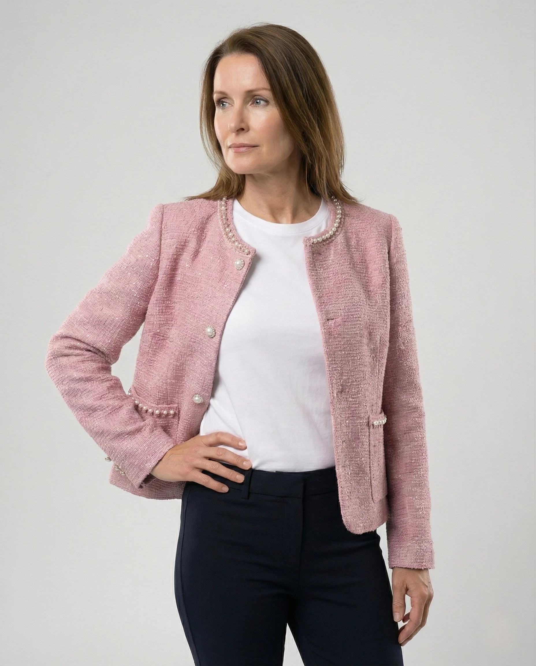 Elegante Bouclé-Kurzjacke mit Perlenbesatz und Schmuckknöpfen Heidi Mode - Image 2