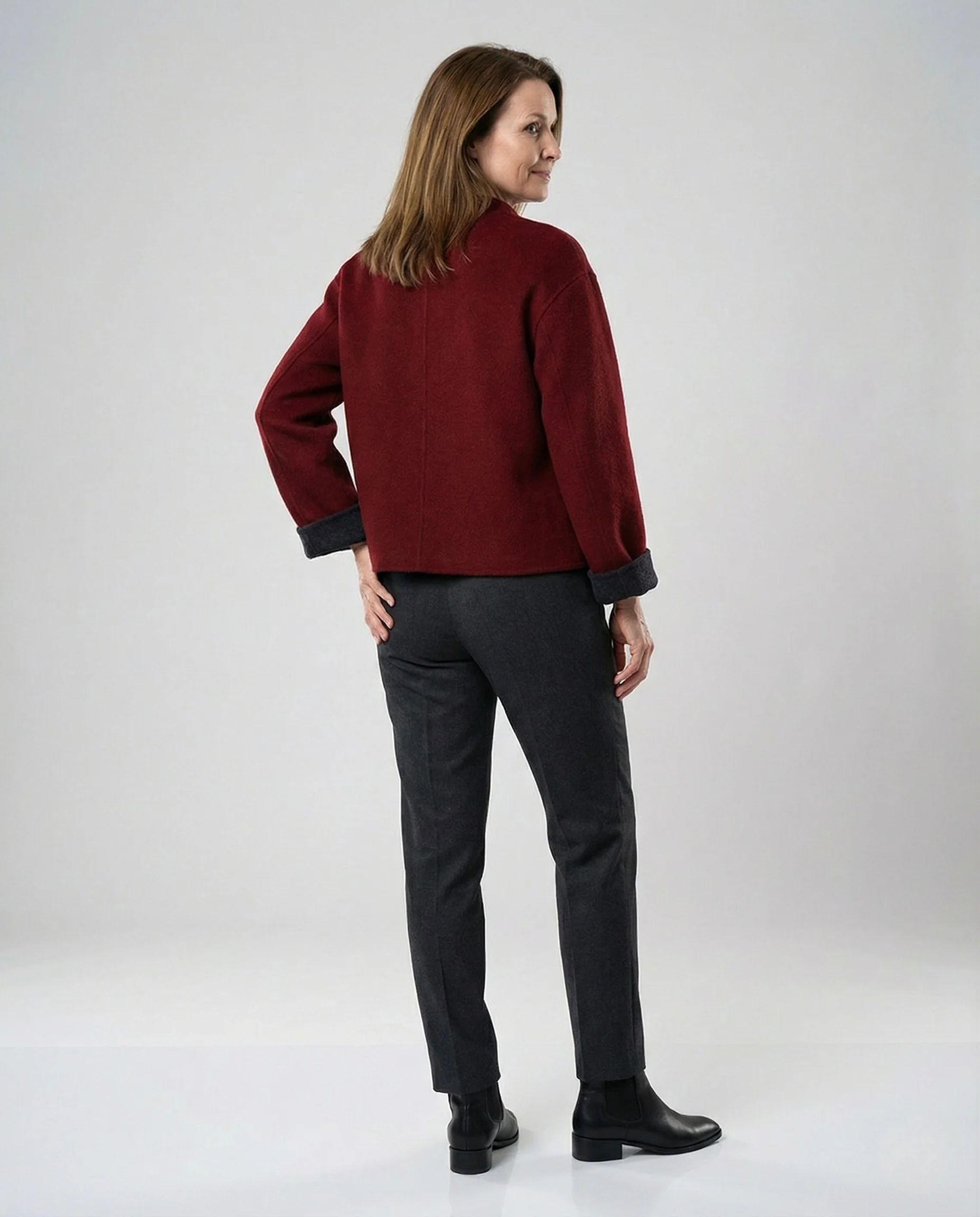 Elegante Kurzjacke im Mandarin-Stil mit Knebelverschlüssen und kontrastumschlag Heidi Mode - Image 4