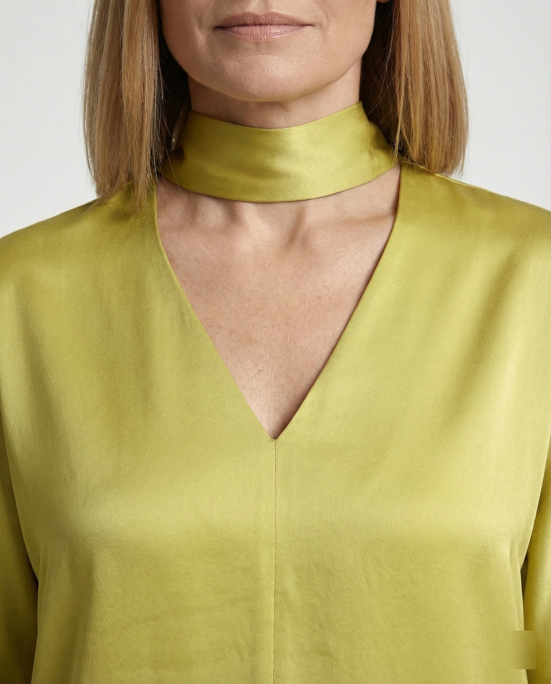 Damen Satinbluse elegant mit Stehkragen - Image 6
