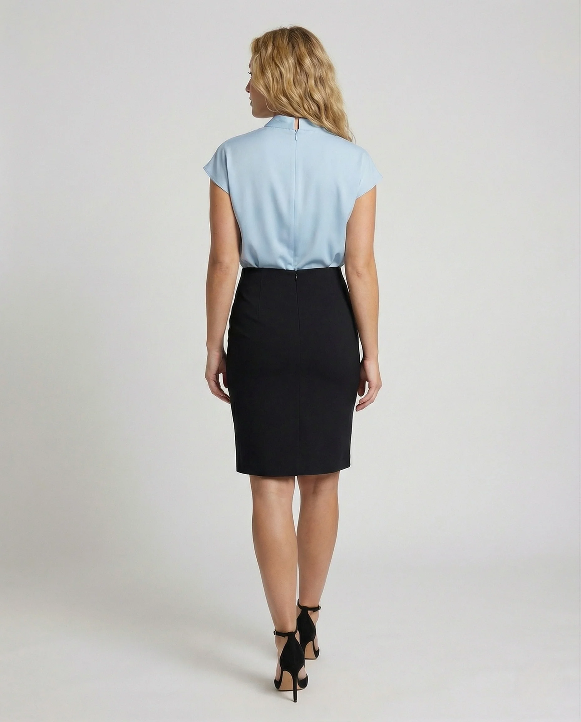 Damen Seidenoptik Bluse mit V-Ausschnitt - Image 3