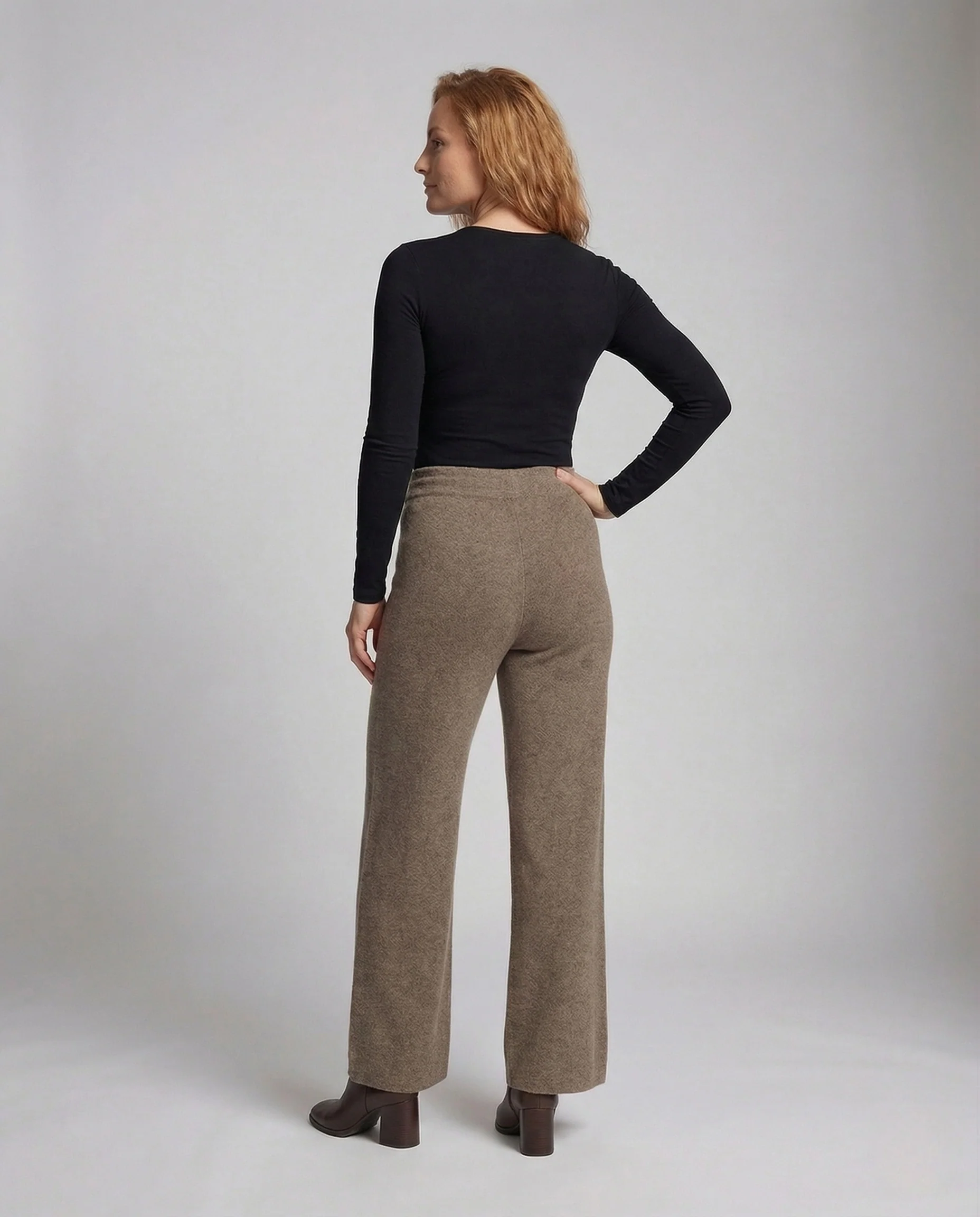 Damen Strickhose High Waist mit Bügelfaltenoptik und Kordelzug - Image 4
