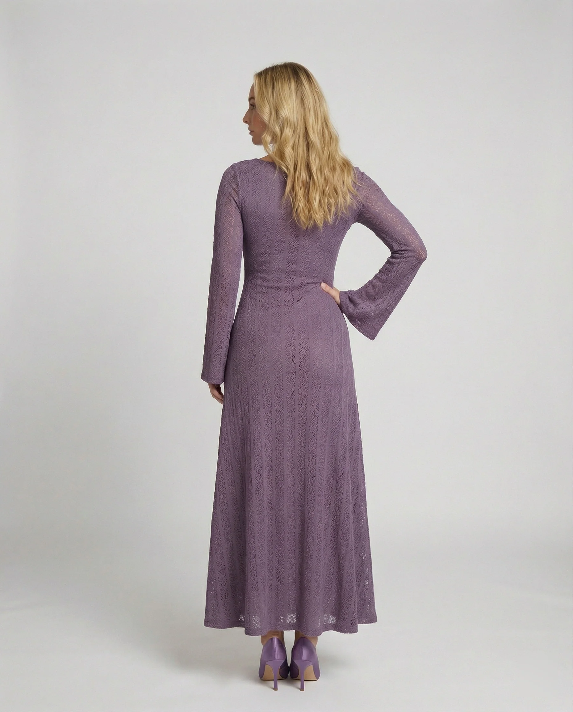 Elegantes tailliertes Strickabendkleid mit quadratischem Ausschnitt und bodenlangem A-Linien-Rock Heidi Mode - Image 5
