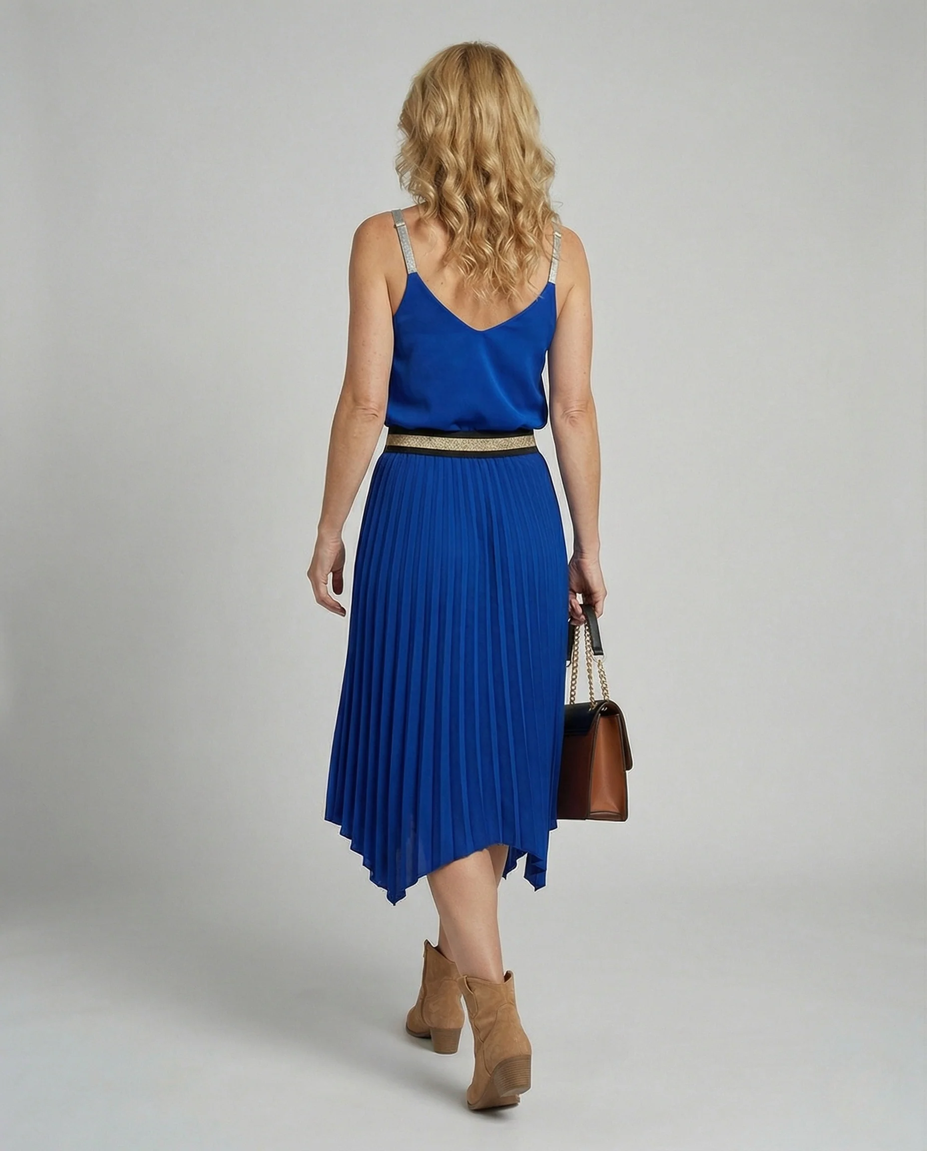 Damen Zweiteiliges Satin-Top mit plissiertem Midirock - Image 4